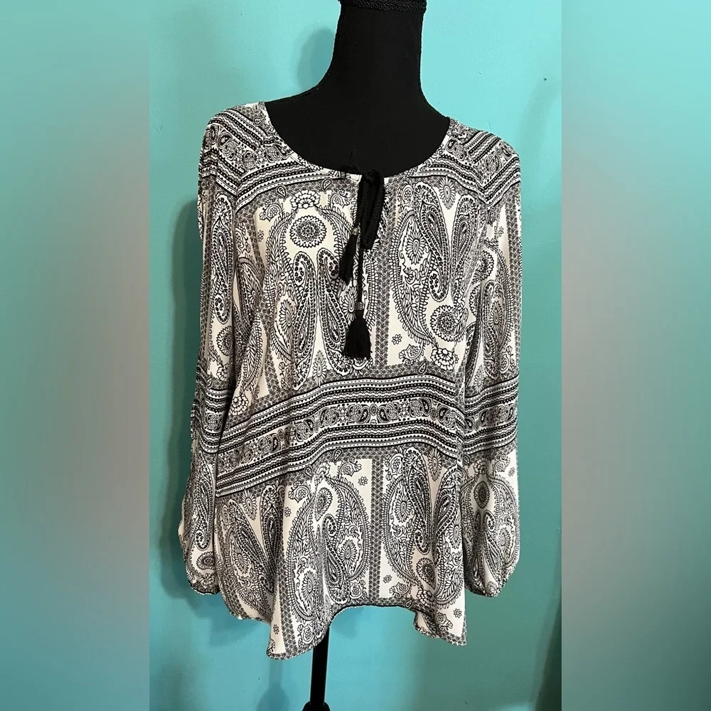 #166 Daniel Rainn Boho Paisley Blouse Medium Black White Tassel Sleeve - Picture 2 of 7